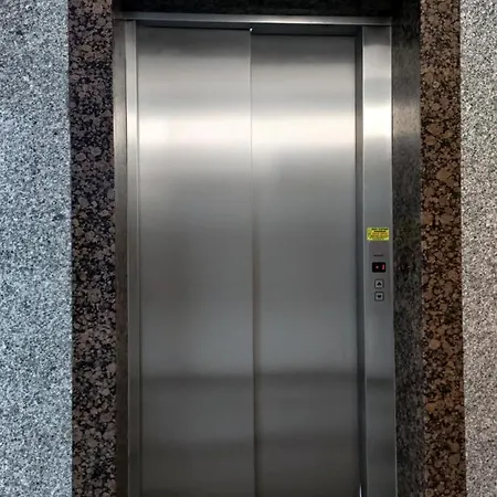 アパート Komfortowy Dwupokojowy Z Tarasem I Garaz ウストカ