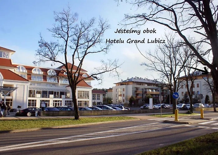 Komfortowy Dwupokojowy Z Tarasem I Garaz * Ustka